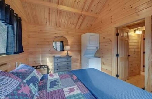 Traphill House | Secluded hillside cabin with mountain views!