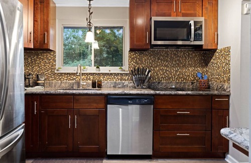 Etna House | Secluded Hilltop Hideaway~Hot Tub~Two Living Rooms