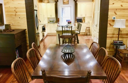 Catawba House | Secluded, historic 150 acre estate, private lake, pickle ball, 2 min to marina