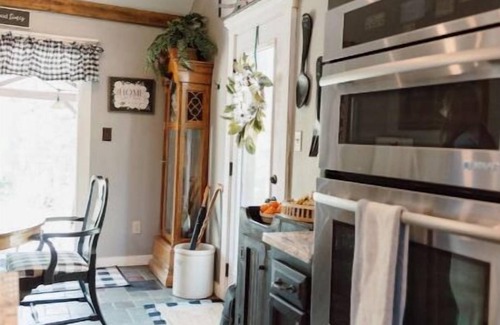 Charlestown Cabin | Secluded Historic Cabin Summer Camp Style Retreat!
