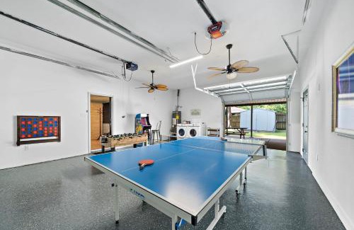 El Lago House | Secluded Home El Jardin Beach high speed internet Arcade Close to Kemah & NASA 5 STAR SUPER HOST