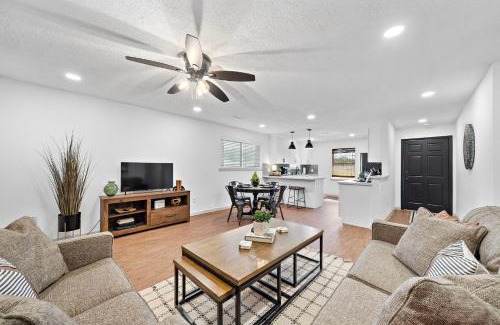El Lago House | Secluded Home El Jardin Beach high speed internet Arcade Close to Kemah & NASA 5 STAR SUPER HOST