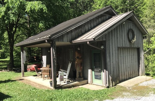Dickel House | Secluded Home nestled in the foothills of Middle Tennessee
