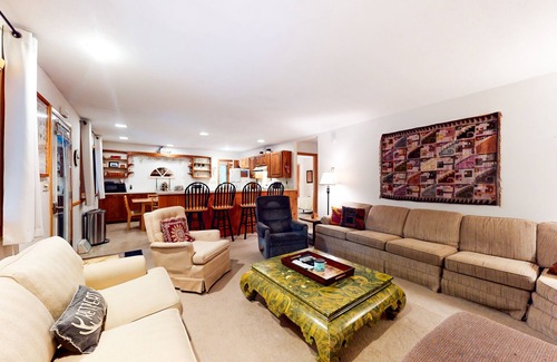 Brownsville House | Secluded home w/covered porch and alpine views, near ski resorts, w/foosball
