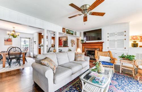 Wilsons House | Secluded Home with 2-Acre Fishing Pond
