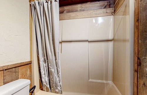 Bartlett House | Secluded home with gas woodstove, new kitchen & AC - near ski resort & trails