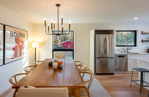 Sea to Sky Highway House | Secluded house in Pemberton | Mount Currie Views