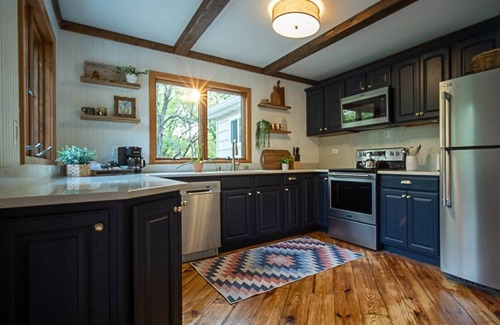 Twin Lakes Cabin | Secluded in the Woods, Hot Tub