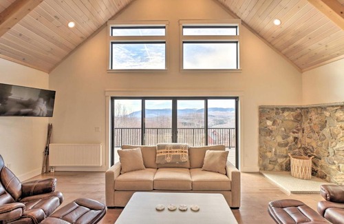 Carrabassett Valley House | Secluded Kingfield Abode with Idyllic Mtn Views
