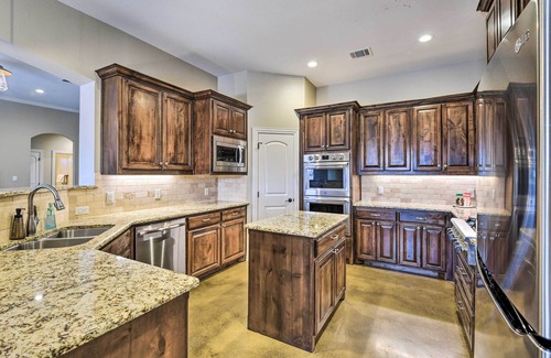Era House | Secluded Krum Home w/Patio & Gas Grill!