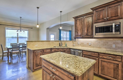 Era House | Secluded Krum Home w/Patio & Gas Grill!