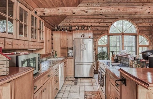 Westfield House | Secluded Lake front log cabin home in Chautauqua County