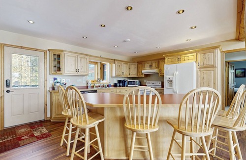 Wakefield House | Secluded lakefront getaway with private dock