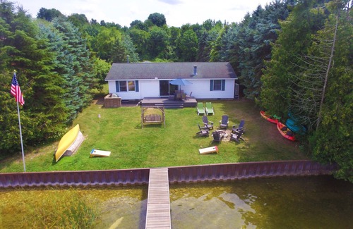 Arcadia House | Secluded Lakefront home, Hiking nearby, Wifi, TV, Paddle Boards, Fire pit, Grill