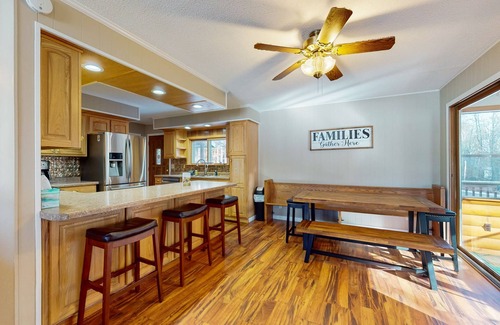 Tomahawk House | Secluded Lakefront Home w/Deck, Lake Views, Gas Grill & Private W/D - Dogs OK