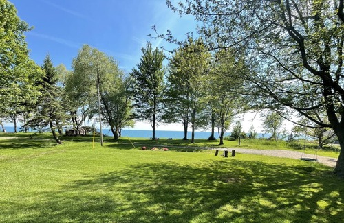 Lowbanks Cottage | Secluded Lakeview w/ hot tub & volleyball court