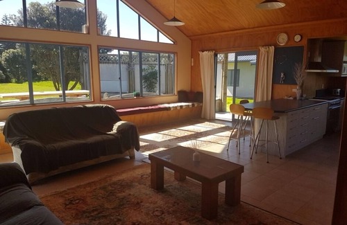 Mahia House | Secluded Large Family Home and Section