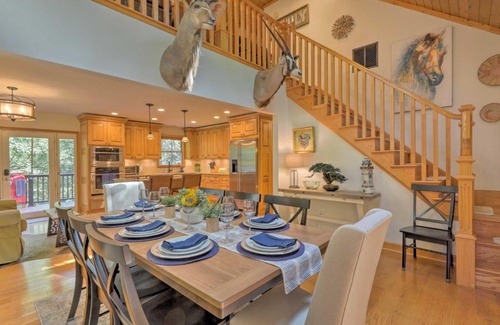 Aldie House | Secluded Leesburg Retreat with Private Hot Tub!