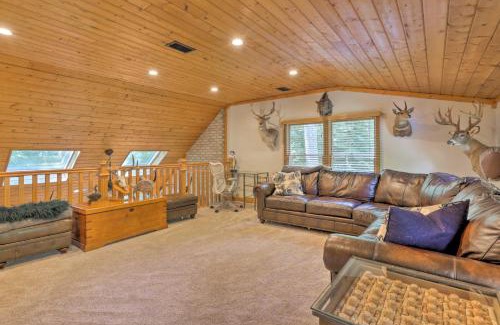 Aldie House | Secluded Leesburg Retreat with Private Hot Tub!