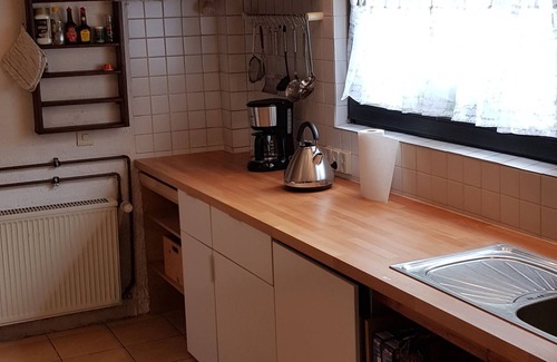 Immerath House | Secluded location in the forest! Renovated farmhouse, family and pet friendly