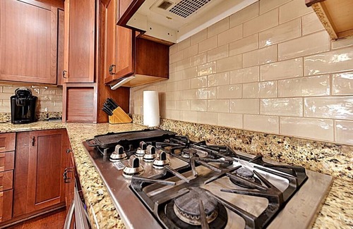 Willard House | Secluded Lodge 8acres Hot Tub, Pingpong pedalboat!