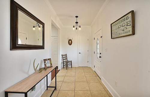 Willard House | Secluded Lodge 8acres Hot Tub, Pingpong pedalboat!