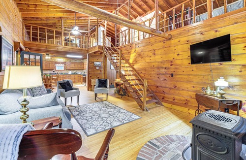 Walkersville Cabin | Secluded Lodge Stay: Day Trip to Audra State Park!