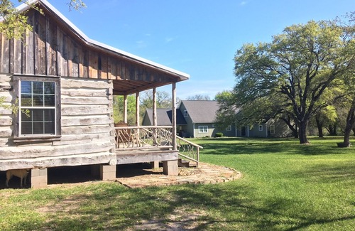 La Grange Cabin | Secluded Log Cabin for Two in La Grange TX