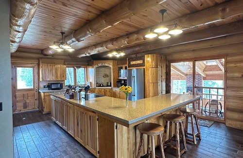 Cotton Cabin | Secluded Log home Oasis on Golden Pond