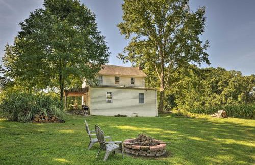 Lothian House | Secluded Lothian Farmhouse on 45 Acres with Fire Pit