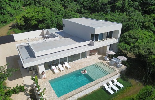 Las Catalinas Villa | Secluded Luxury Mansion with Sleek, Modern Design, High-End Amenities, and Spect