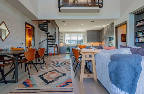 Point Pedernales House | Secluded Luxury at Lola's Lakefront: Treehouse, Fireplace, Decks & Pickleball