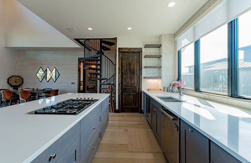Point Pedernales House | Secluded Luxury at Lola's Lakefront: Treehouse, Fireplace, Decks & Pickleball