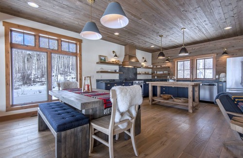 Wayan Cabin | Secluded Luxury Cabin near Star Valley, Wyoming
