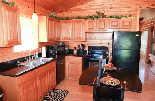 Hatfield Cabin | Secluded luxury cabin on 450 acres with hot tub, 4wheeler trails