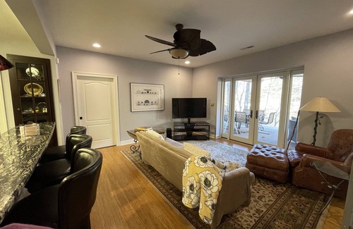 Lynchburg House | Secluded Luxury; In-law Suite on Evergreen Lake