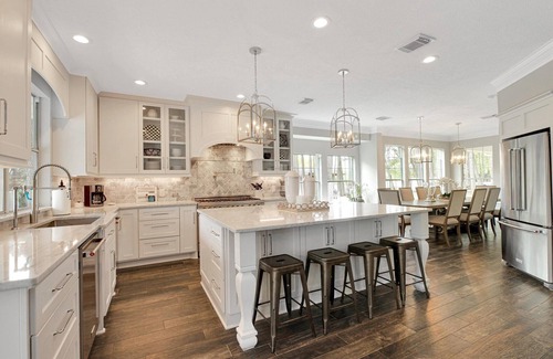Montgomery House | SECLUDED LUXURY LAKEFRONT ESTATE. WOODED 2.6 ACRES OF PEACE AND RELAXATION.