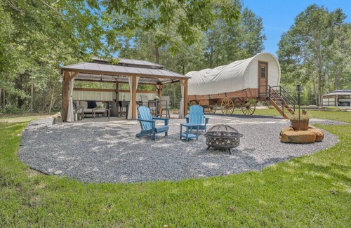 Montgomery House | Secluded Luxury Wagon | Pond King Bed Patio