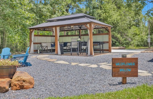 Montgomery House | Secluded Luxury Wagon | Pond King Bed Patio