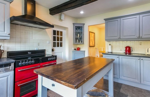 Burnham House | Secluded Mansion Retreat - Expansive Private Oasis