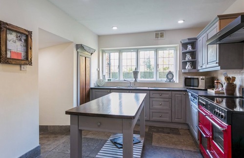 Burnham House | Secluded Mansion Retreat - Expansive Private Oasis