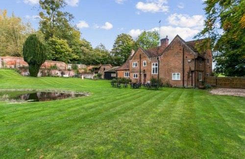 Burnham House | Secluded Mansion Retreat - Expansive Private Oasis