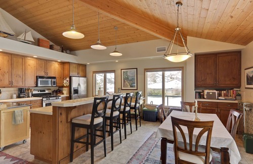 Manson House | Secluded Manson Pool House with Private Pool & Hot Tub, Dock on Lake Chelan