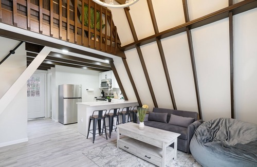 Mount Jackson Apartment | Secluded Modern A-frame in Shenandoah Valley