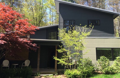 Fennville House | Secluded Modern Home 1 Block from Lake Michigan 10 Minutes from Saugatuck