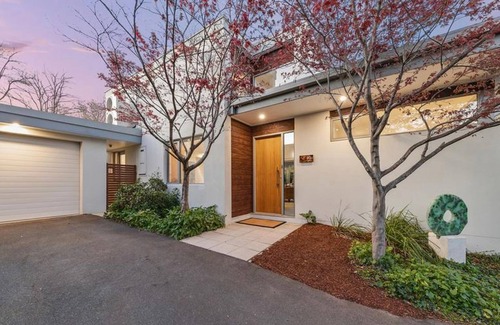 Narrabundah House | Secluded modern residence - Inner South