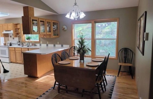 Rexford House | Secluded Montana home on five acres