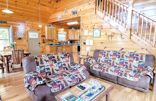 Gatlinburg - Pigeon Forge Cabin | Secluded Mountain Cabin w/beautiful views, LED Hot Tub, King Suite, Grill Area