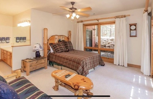 Lake George House | Secluded Mountain estate with steam room, plenty of hiking and exploring trails