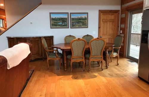 Butler Cabin | Secluded Mountain Top Cabin! NEW Starlink Internet!